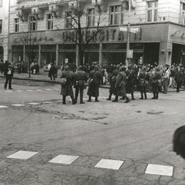 Calin Nemeș declanșează Revoluția anticomunistă de la Cluj. 21 decembrie 1989. Foto Răzvan Rotta
